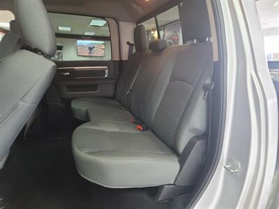 2016 RAM 1500 SLT CREW CAB4X4 HEMI   - Photo 12 - Hamilton, OH 45015