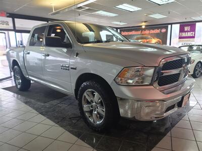 2016 RAM 1500 SLT CREW CAB4X4 HEMI   - Photo 4 - Hamilton, OH 45015