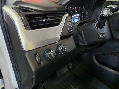 2017 GMC Yukon SLT 4DR SUV 4X4 - Photo 27 - Hamilton, OH 45015