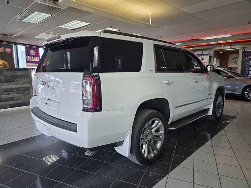 2017 GMC Yukon SLT 4DR SUV 4X4 - Photo 4 - Hamilton, OH 45015