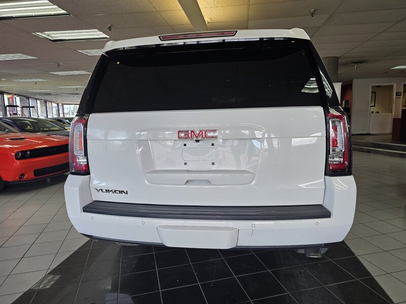 2017 GMC Yukon SLT 4DR SUV 4X4 - Photo 5 - Hamilton, OH 45015