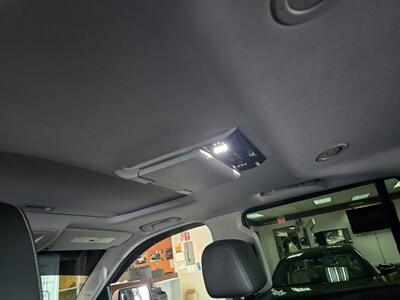 2017 GMC Yukon SLT 4DR SUV 4X4 - Photo 14 - Hamilton, OH 45015