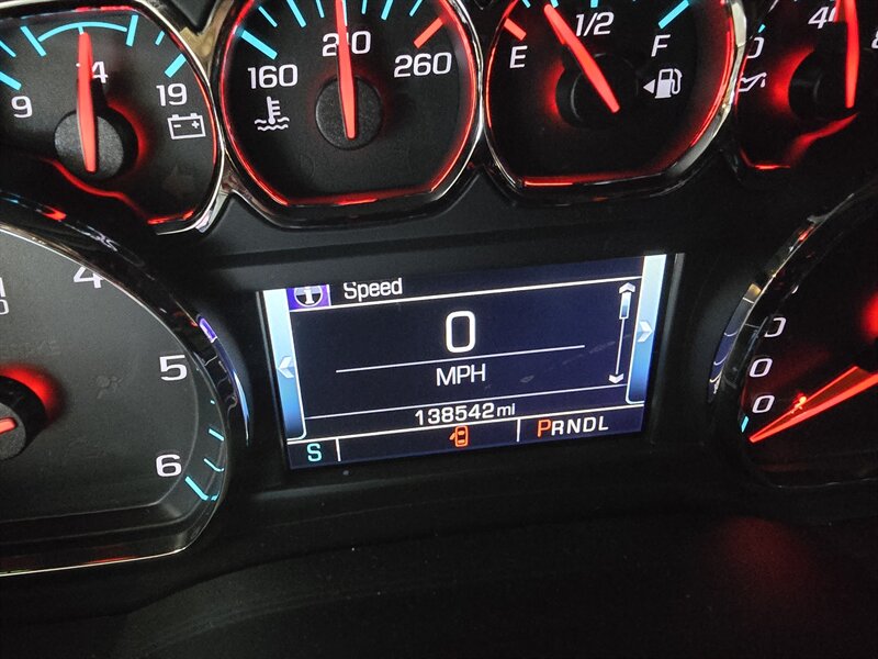 2017 GMC Yukon SLT 4DR SUV 4X4 - Photo 35 - Hamilton, OH 45015