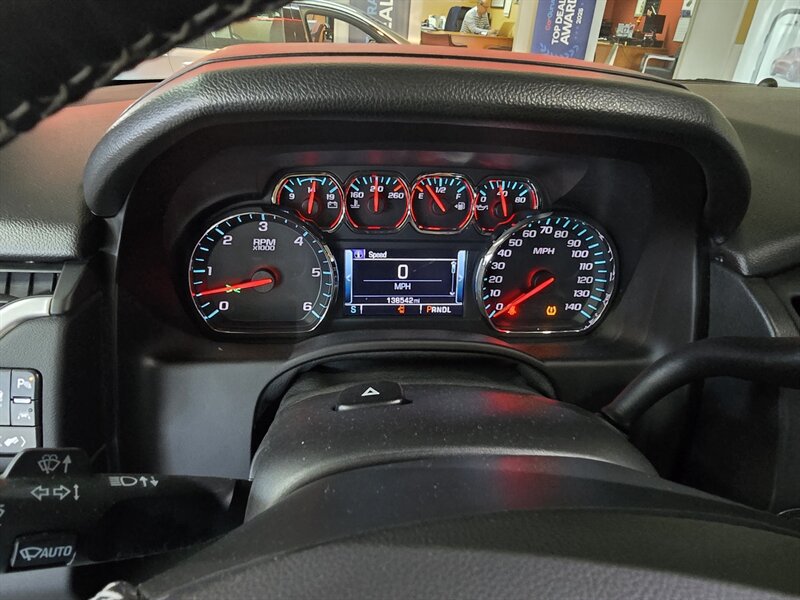 2017 GMC Yukon SLT 4DR SUV 4X4 - Photo 36 - Hamilton, OH 45015