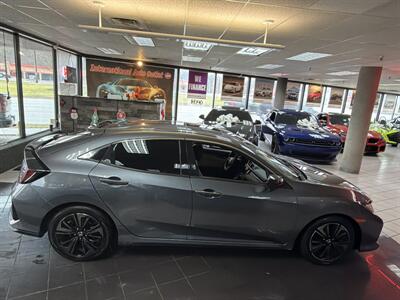 2019 Honda Civic EX 4DR HATCHBACK   - Photo 5 - Hamilton, OH 45015
