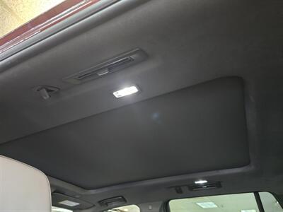 2023 GMC Yukon SLT 4DR SUV AWD - Photo 15 - Hamilton, OH 45015