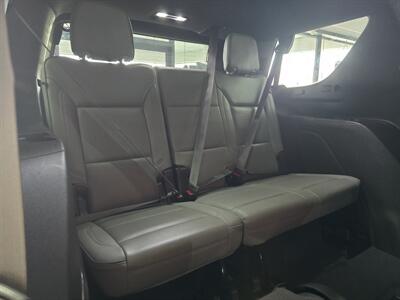 2023 GMC Yukon SLT 4DR SUV AWD - Photo 21 - Hamilton, OH 45015