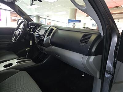 2014 Toyota Tacoma PreRunner V6 DOUBLE CAB CREW/V6   - Photo 12 - Hamilton, OH 45015