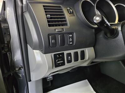 2014 Toyota Tacoma PreRunner V6 DOUBLE CAB CREW/V6   - Photo 18 - Hamilton, OH 45015