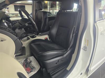 2019 Dodge Grand Caravan SXT   - Photo 9 - Hamilton, OH 45015