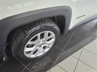2015 Jeep Renegade Latitude 4DR SUV   - Photo 32 - Hamilton, OH 45015