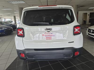 2015 Jeep Renegade Latitude 4DR SUV   - Photo 5 - Hamilton, OH 45015