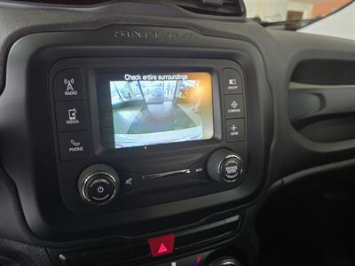 2015 Jeep Renegade Latitude 4DR SUV   - Photo 22 - Hamilton, OH 45015