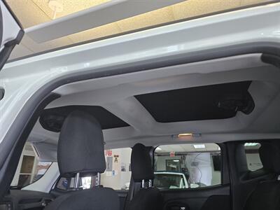2015 Jeep Renegade Latitude 4DR SUV   - Photo 25 - Hamilton, OH 45015