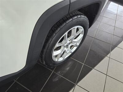 2015 Jeep Renegade Latitude 4DR SUV   - Photo 33 - Hamilton, OH 45015