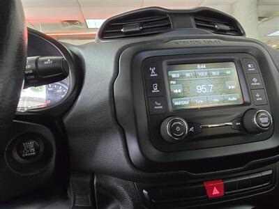 2015 Jeep Renegade Latitude 4DR SUV   - Photo 20 - Hamilton, OH 45015