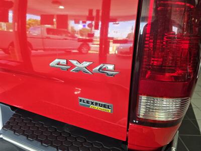 2013 RAM 1500 SLT 4dr Quad Cab 4X4/V8   - Photo 25 - Hamilton, OH 45015