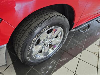 2013 RAM 1500 SLT 4dr Quad Cab 4X4/V8   - Photo 29 - Hamilton, OH 45015