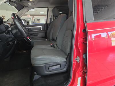 2013 RAM 1500 SLT 4dr Quad Cab 4X4/V8   - Photo 9 - Hamilton, OH 45015