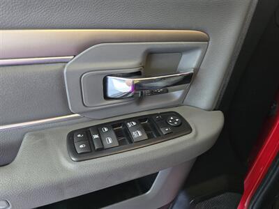 2013 RAM 1500 SLT 4dr Quad Cab 4X4/V8   - Photo 17 - Hamilton, OH 45015