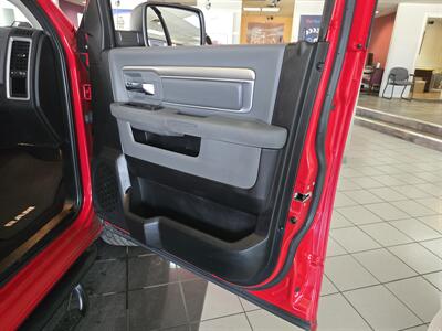 2013 RAM 1500 SLT 4dr Quad Cab 4X4/V8   - Photo 12 - Hamilton, OH 45015