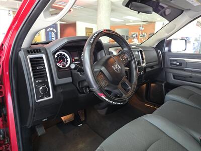 2013 RAM 1500 SLT 4dr Quad Cab 4X4/V8   - Photo 8 - Hamilton, OH 45015