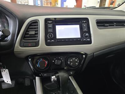 2016 Honda HR-V LX   - Photo 15 - Hamilton, OH 45015