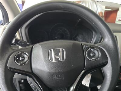 2016 Honda HR-V LX   - Photo 16 - Hamilton, OH 45015