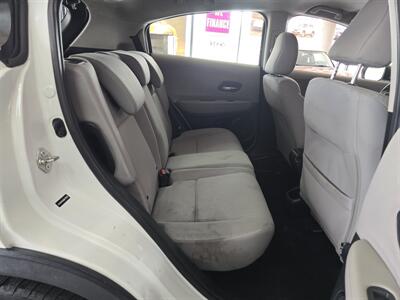 2016 Honda HR-V LX   - Photo 13 - Hamilton, OH 45015