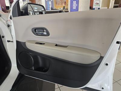 2016 Honda HR-V LX   - Photo 10 - Hamilton, OH 45015