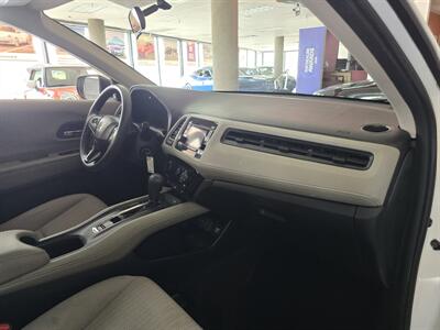 2016 Honda HR-V LX   - Photo 11 - Hamilton, OH 45015