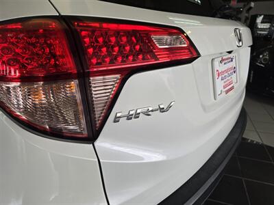 2016 Honda HR-V LX   - Photo 20 - Hamilton, OH 45015