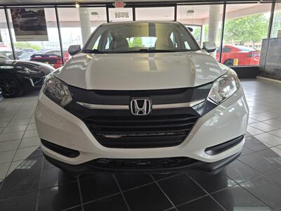 2016 Honda HR-V LX   - Photo 2 - Hamilton, OH 45015