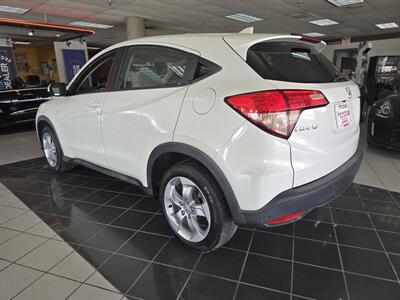 2016 Honda HR-V LX   - Photo 6 - Hamilton, OH 45015