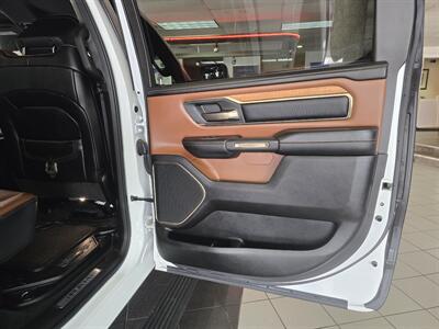 2023 RAM 1500 LIMITED Longhorn 4DR CREW CAB 4X4/V8   - Photo 17 - Hamilton, OH 45015