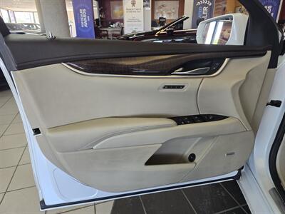 2016 Cadillac XTS Premium   - Photo 7 - Hamilton, OH 45015