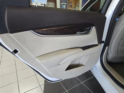 2016 Cadillac XTS Premium   - Photo 10 - Hamilton, OH 45015