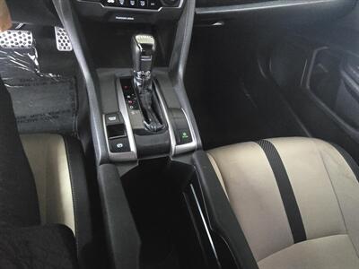 2018 Honda Civic Sport 4DR HATCHBACK   - Photo 22 - Hamilton, OH 45015