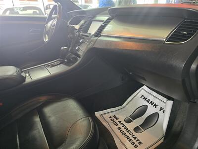 2013 Ford Taurus SEL 4DR SEDAN   - Photo 13 - Hamilton, OH 45015