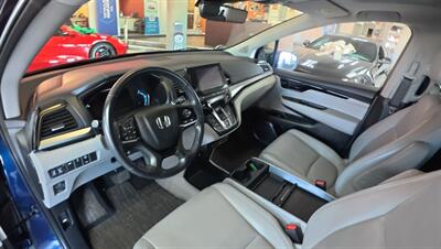 2021 Honda Odyssey Touring 4DR MINI-VAN - Photo 9 - Hamilton, OH 45015