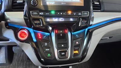 2021 Honda Odyssey Touring 4DR MINI-VAN - Photo 15 - Hamilton, OH 45015