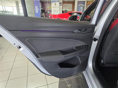 2022 Volkswagen Golf GTI S 4DR HATCHBACK/MANUAL - Photo 10 - Hamilton, OH 45015