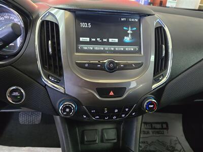 2018 Chevrolet Cruze LT Auto 4DR SEDAN   - Photo 20 - Hamilton, OH 45015