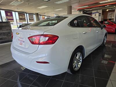 2018 Chevrolet Cruze LT Auto 4DR SEDAN   - Photo 4 - Hamilton, OH 45015