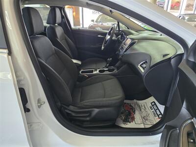 2018 Chevrolet Cruze LT Auto 4DR SEDAN   - Photo 14 - Hamilton, OH 45015