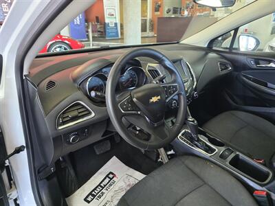2018 Chevrolet Cruze LT Auto 4DR SEDAN   - Photo 7 - Hamilton, OH 45015