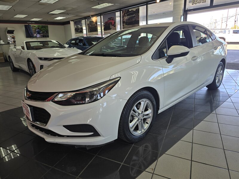 2018 Chevrolet Cruze LT Auto 4DR SEDAN - Photo 1 - Hamilton, OH 45015