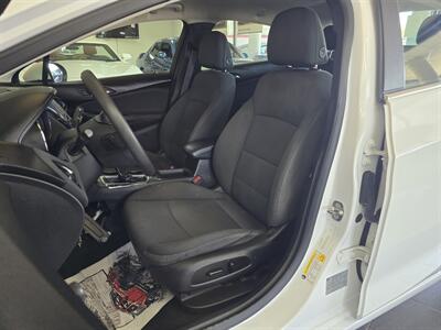 2018 Chevrolet Cruze LT Auto 4DR SEDAN   - Photo 9 - Hamilton, OH 45015