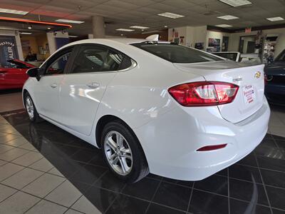 2018 Chevrolet Cruze LT Auto 4DR SEDAN   - Photo 6 - Hamilton, OH 45015