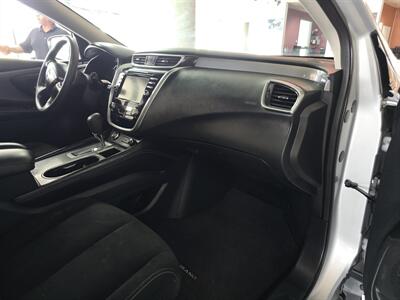 2020 Nissan Murano SV 4DR SUV AWD   - Photo 13 - Hamilton, OH 45015